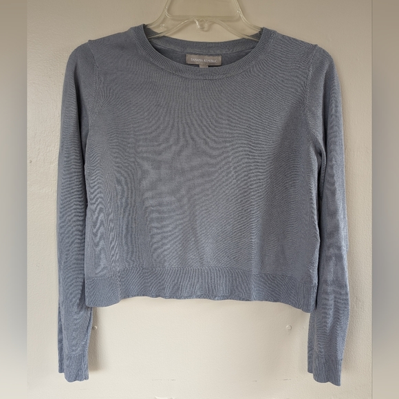 Banana Republic Sweaters - Banana Republic, Women's Cropped, 52% Silk Sweater, Gray (SIZE S)